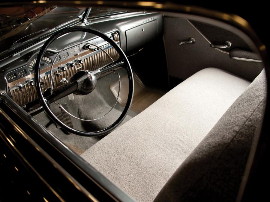 Интерьер Mercury Eight Club Coupe (M-72B) 1950 года  (фото 9 из 23)